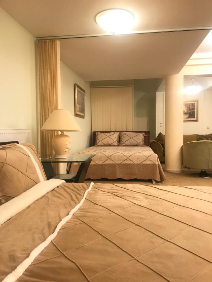 Wonderful Playroom Apartment Athens Exterior photo