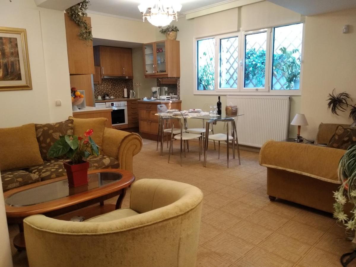 Wonderful Playroom Apartment Athens Exterior photo